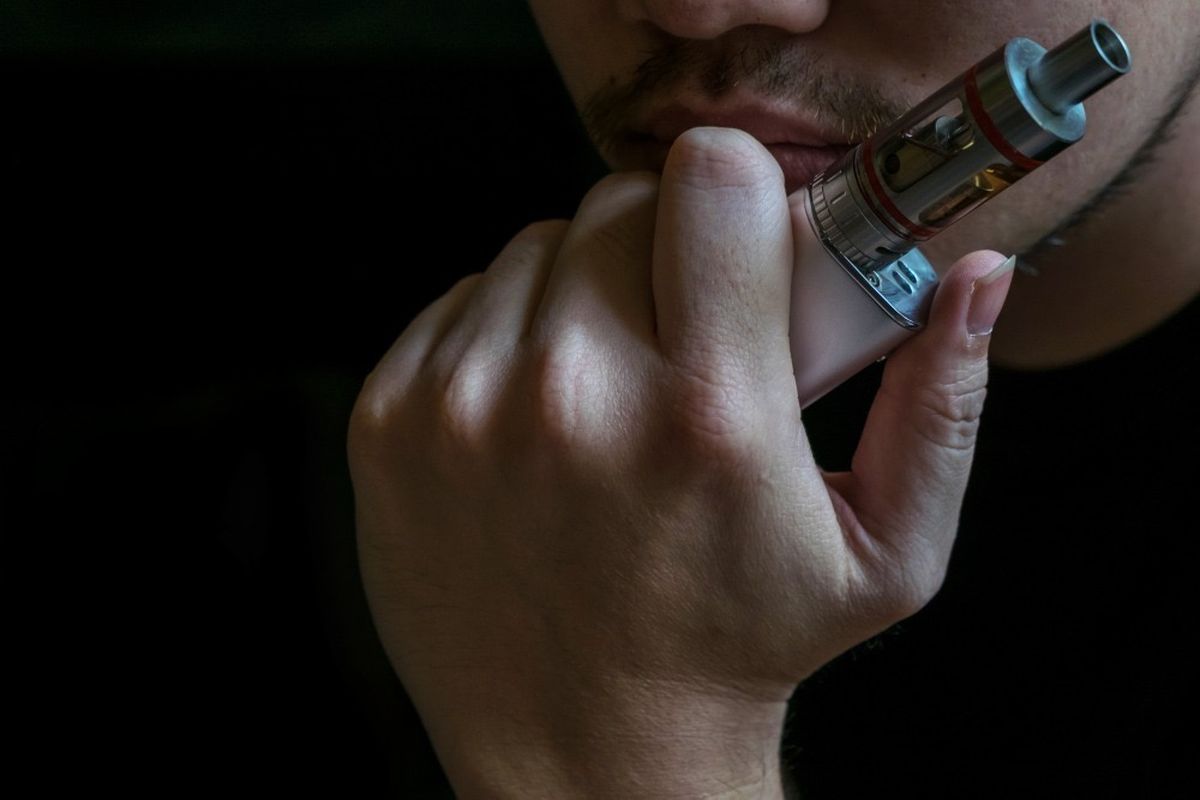 Warga Medan Ditangkap Polisi, Diduga Edarkan Vape Berisi Narkoba di Apartemen