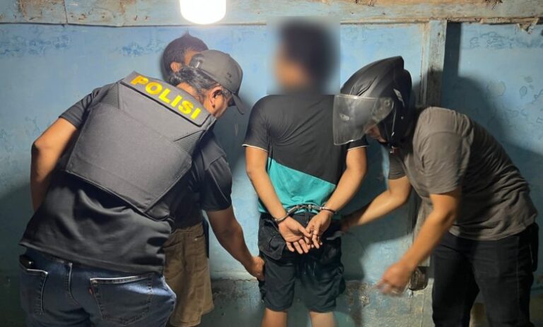 Terbongkar! Rumah di Permukiman Padat Pinggir Sungai Deli Jadi Markas Narkoba